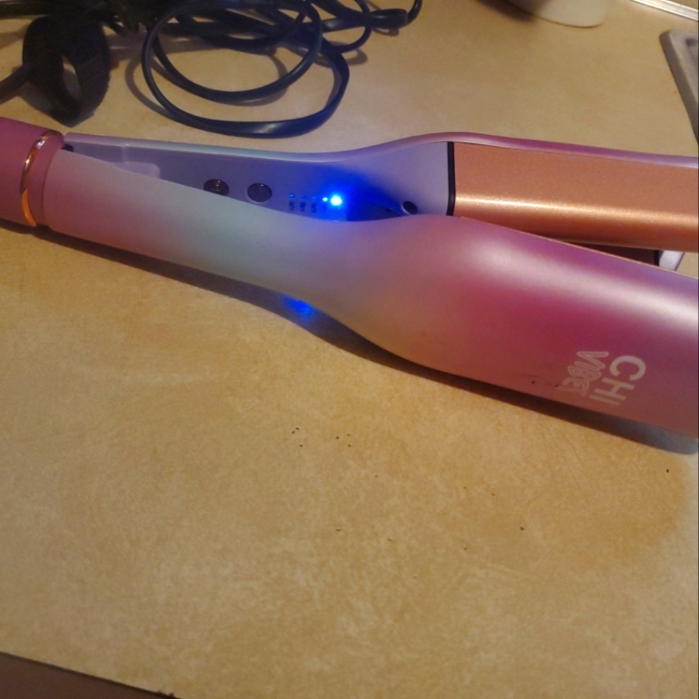 Chi Vibes Colossal waves multifunctional hairstyling waver